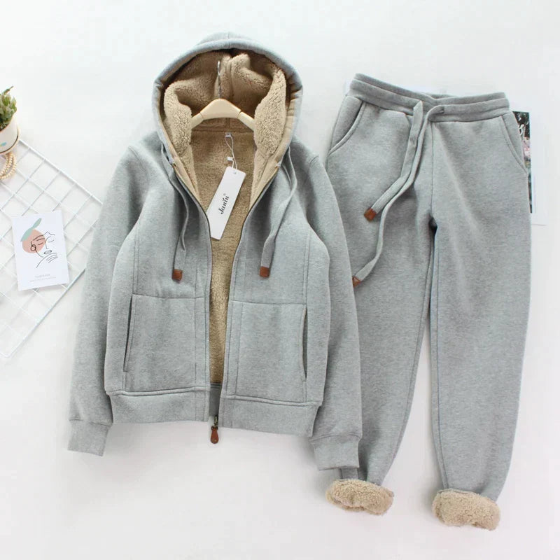 Hoodify | Damen Set aus Fleecegefütterter Hoodie Jacke und Jogginghose mit Kordelzug