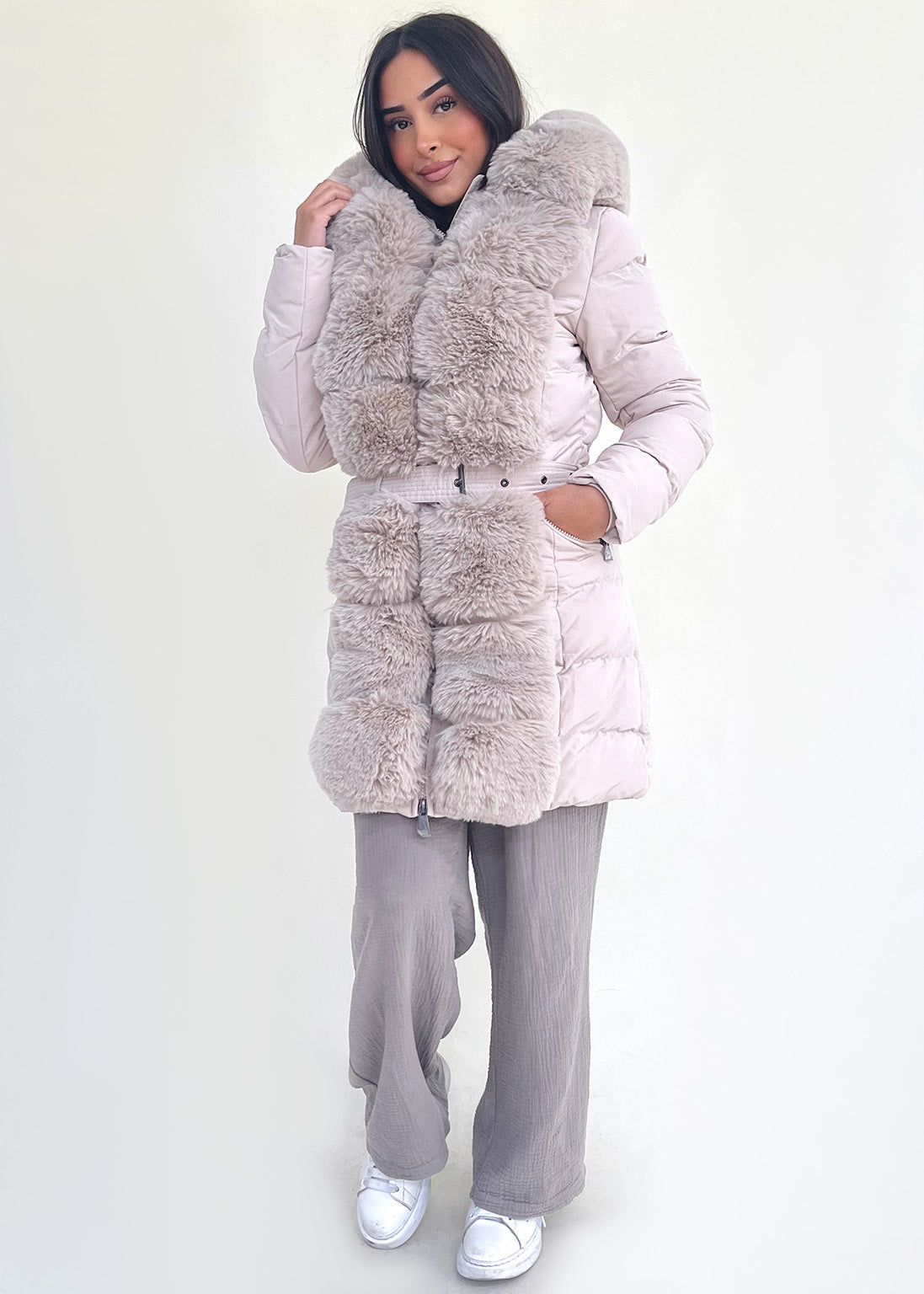 Thermova | Elegante Winterjacke mit luxuriösem Kunstfellbesatz