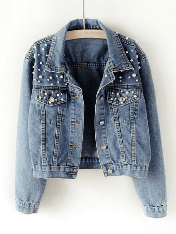 Evora | Jeansjacke mit geknöpften Taschen und Nieten und Strasssteinen