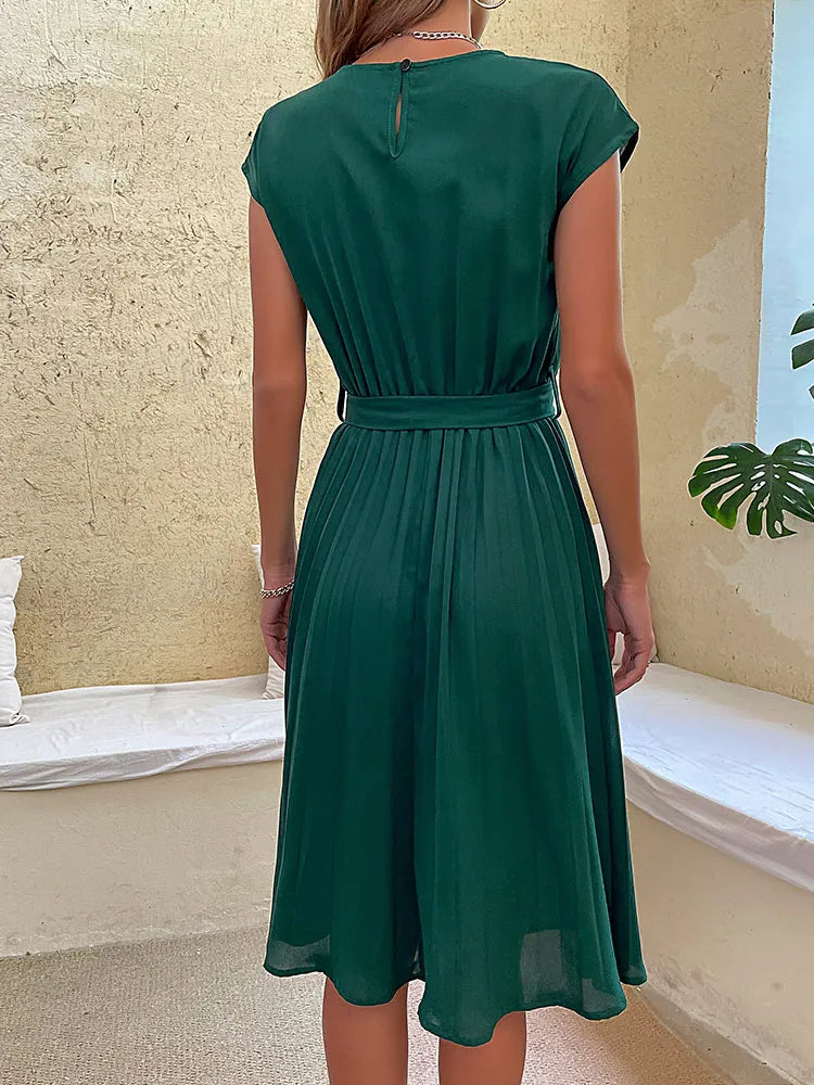 Cozyfy | Lässiges, kurzärmeliges Minikleid mit Plisseedetails für den Sommer