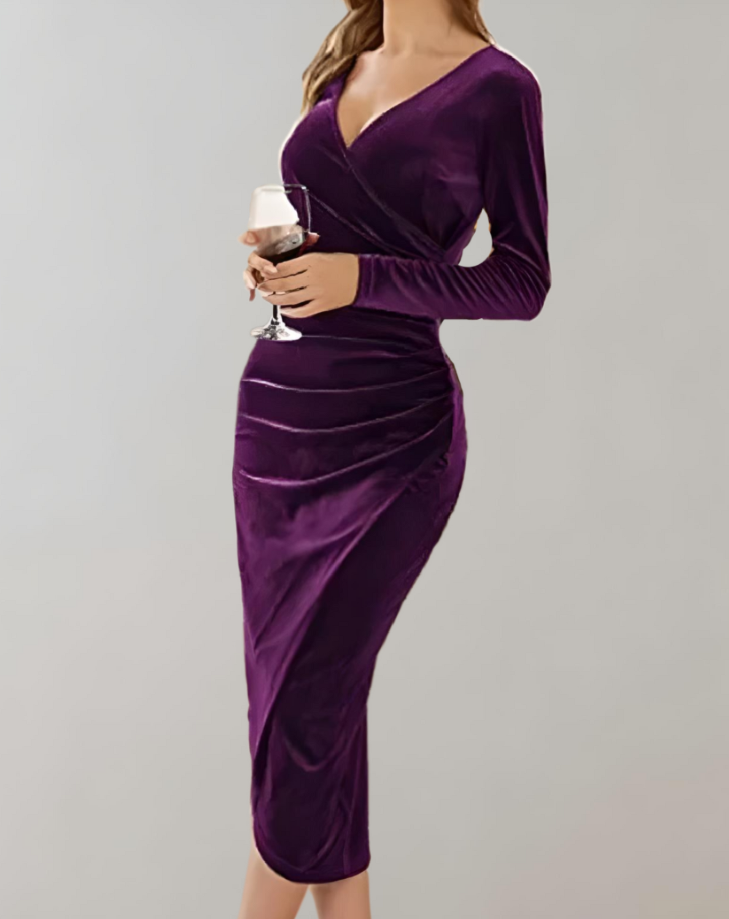 Avelon | Figurbetontes Samt-Wickelkleid mit V-Ausschnitt und Rüschen