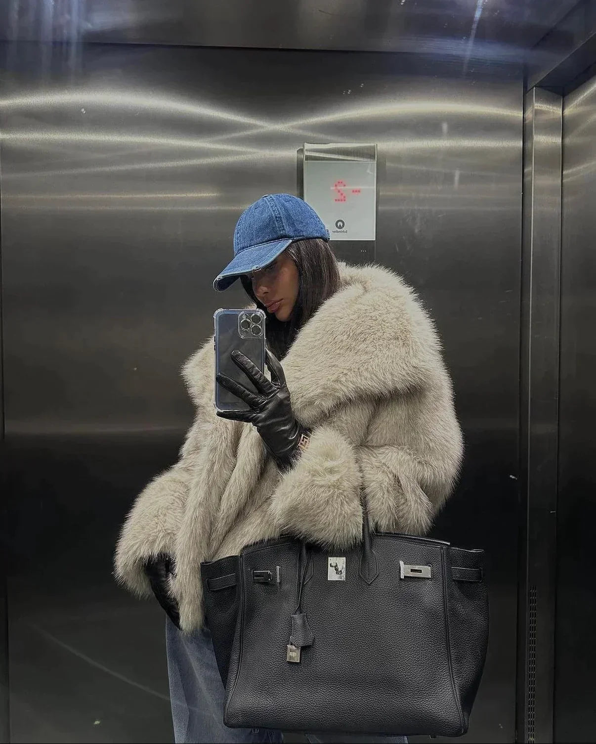 Lavish | Damenpelzmantel mit luxuriösem Flair