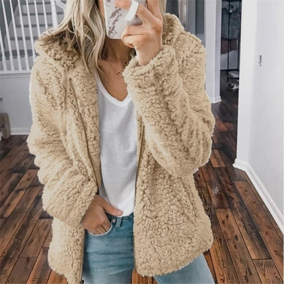EasyWear | Kuscheliger Teddyfell-Wollmantel mit Kapuze