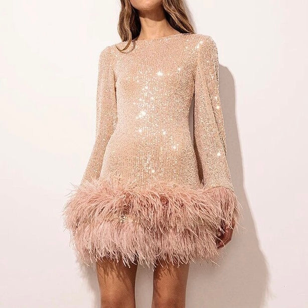 Elitho | Glamouröses Pailletten-Kleid mit Federn am Saum