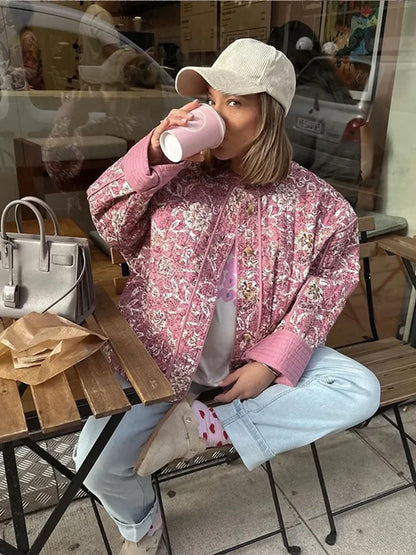 Serene™ | Damen Dicke Steppjacke mit Blumenmuster – Der perfekte Style für kühle Tage!