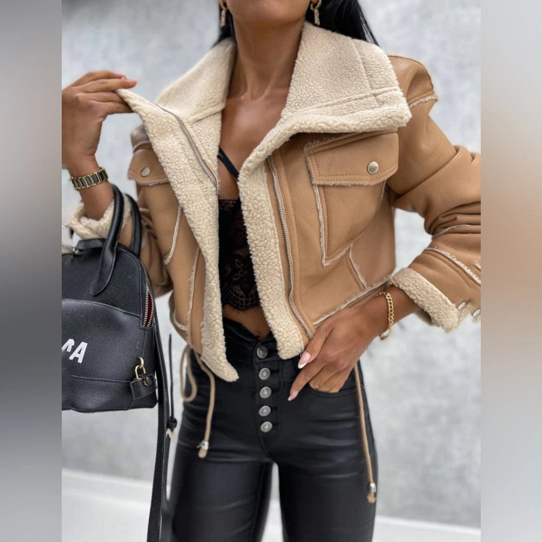 LuxeCrop Damen Beige Shearling Lederjacke - Trendige Wintermode