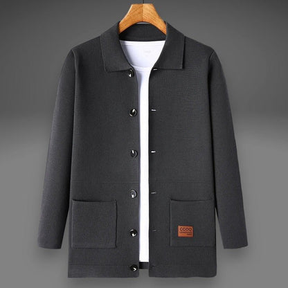 Solace | Zeitlose braune Strickjacke für Männer