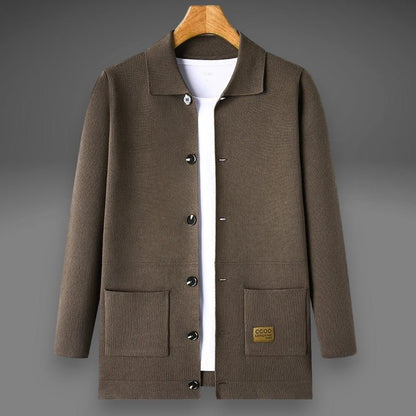Solace | Zeitlose braune Strickjacke für Männer