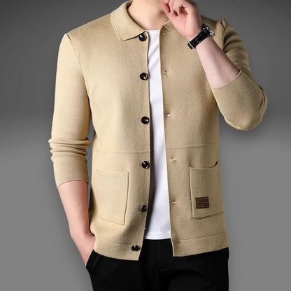 Solace | Zeitlose braune Strickjacke für Männer